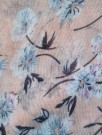 Skjerf rosa med blomster thumbnail