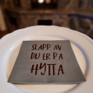 Servietter Slapp av..... grå med gulltrykk - Trend design thumbnail